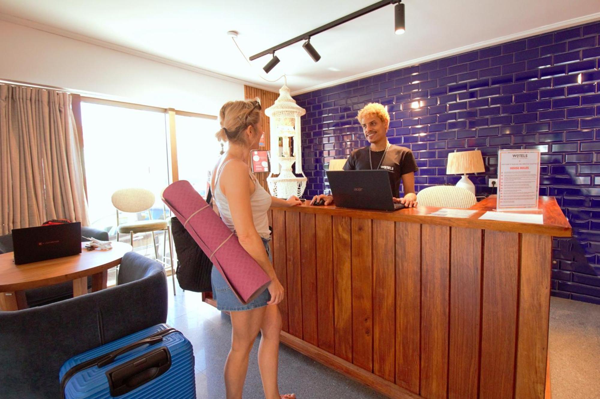 Wot Costa Da Caparica Otel Dış mekan fotoğraf